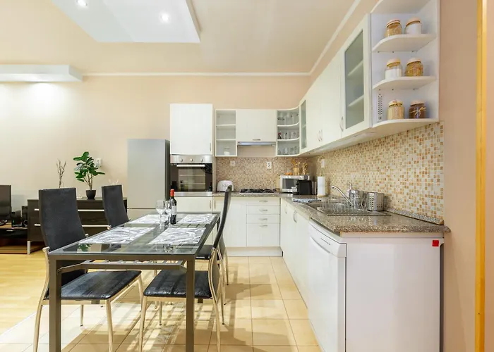 Downtown Home By Stn